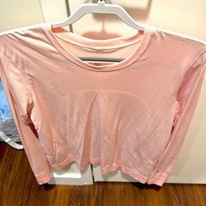 EUC Swiftly Relaxed Long Sleeve 
(worn once) baby pink color